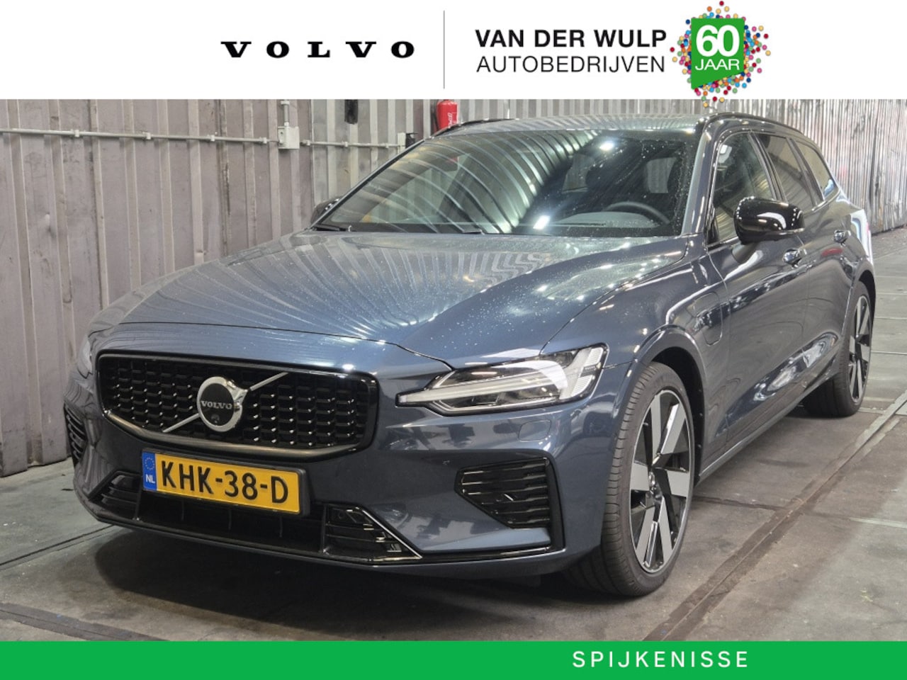 Volvo V60 - T6 350PK AWD Plus Dark | Trekhaak | Leder | Schuifdak | 360 | Headup | - AutoWereld.nl