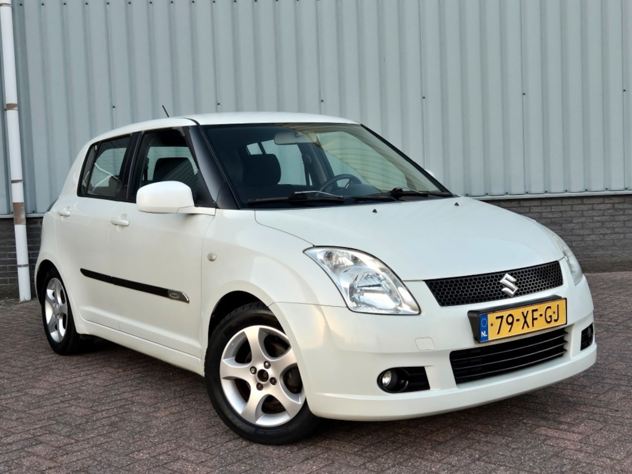 Suzuki Swift - 1.3 Airco Nieuwe APK Okt '27 - AutoWereld.nl