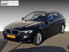 BMW 3-serie Touring - 318i NL-AUTO | PANODAK | PDC | Curved Display