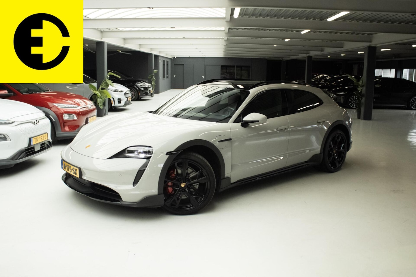 Porsche Taycan Cross Turismo - 4S 93 kWh |92,3% SOH | Sportchrono | Panoramadak | Incl.BTW - AutoWereld.nl