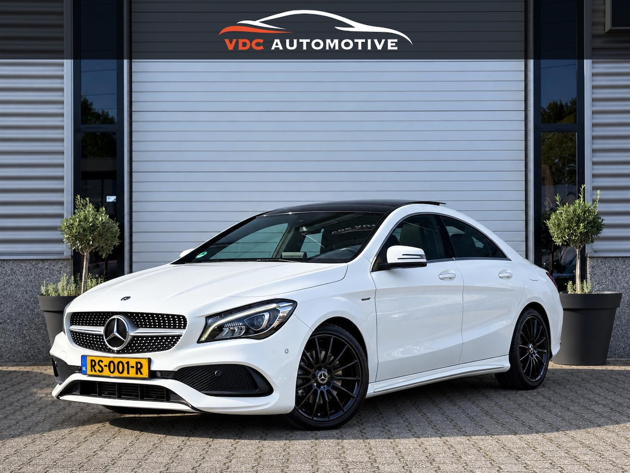 Mercedes-Benz CLA-Klasse - 180 AMG Pano | Distronic | Sfeerverlichting | Memory | Camera | Carplay | White Art Editio - AutoWereld.nl