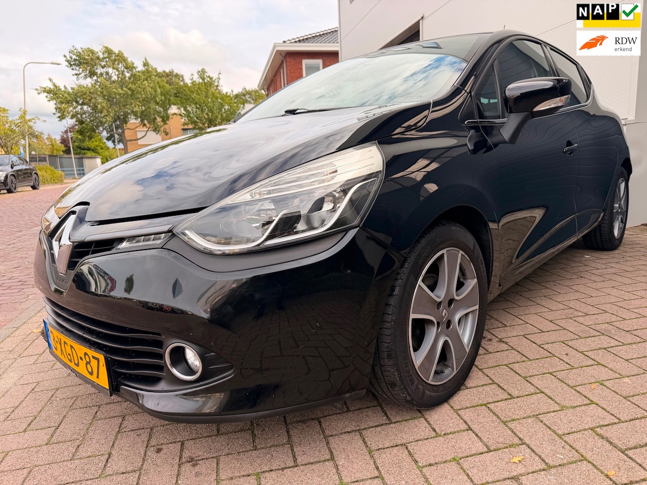 Renault Clio - 0.9 TCe ECO Night&Day/Navi/Pdc/Climate-c/Cruise-c/Bluetooth/Aux/2e eigenaar - AutoWereld.nl