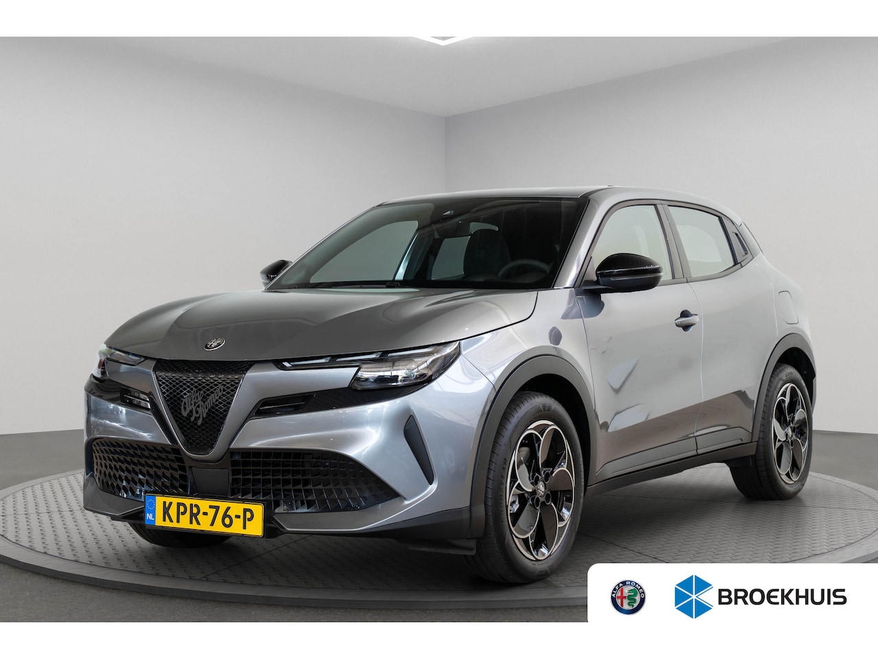 Alfa Romeo Junior - Elettrica 54 kWh | SOH 95% | Apple Carplay & Android Auto | Parkeesensoren | Keyless | Cli - AutoWereld.nl