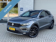 Volkswagen T-Roc - 1.5 TSI Sport Black Style Virtual/Camer/Stoelverw/ACC/CarPlay