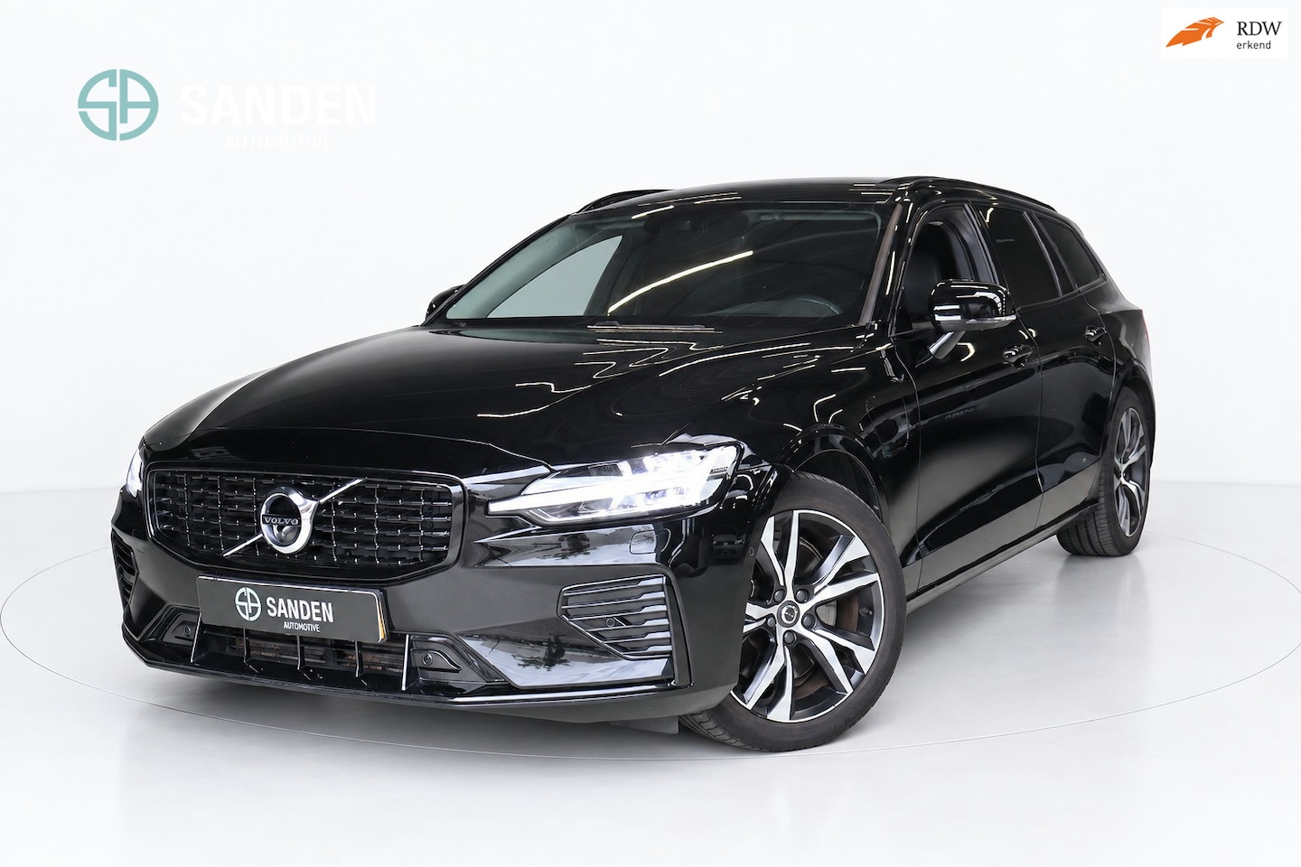 Volvo V60 - 2.0 T6 Recharge AWD R Design Exp|Plugin|LED|Navi|Panodak|Harman Kardon|360 Camera|Head Up| - AutoWereld.nl