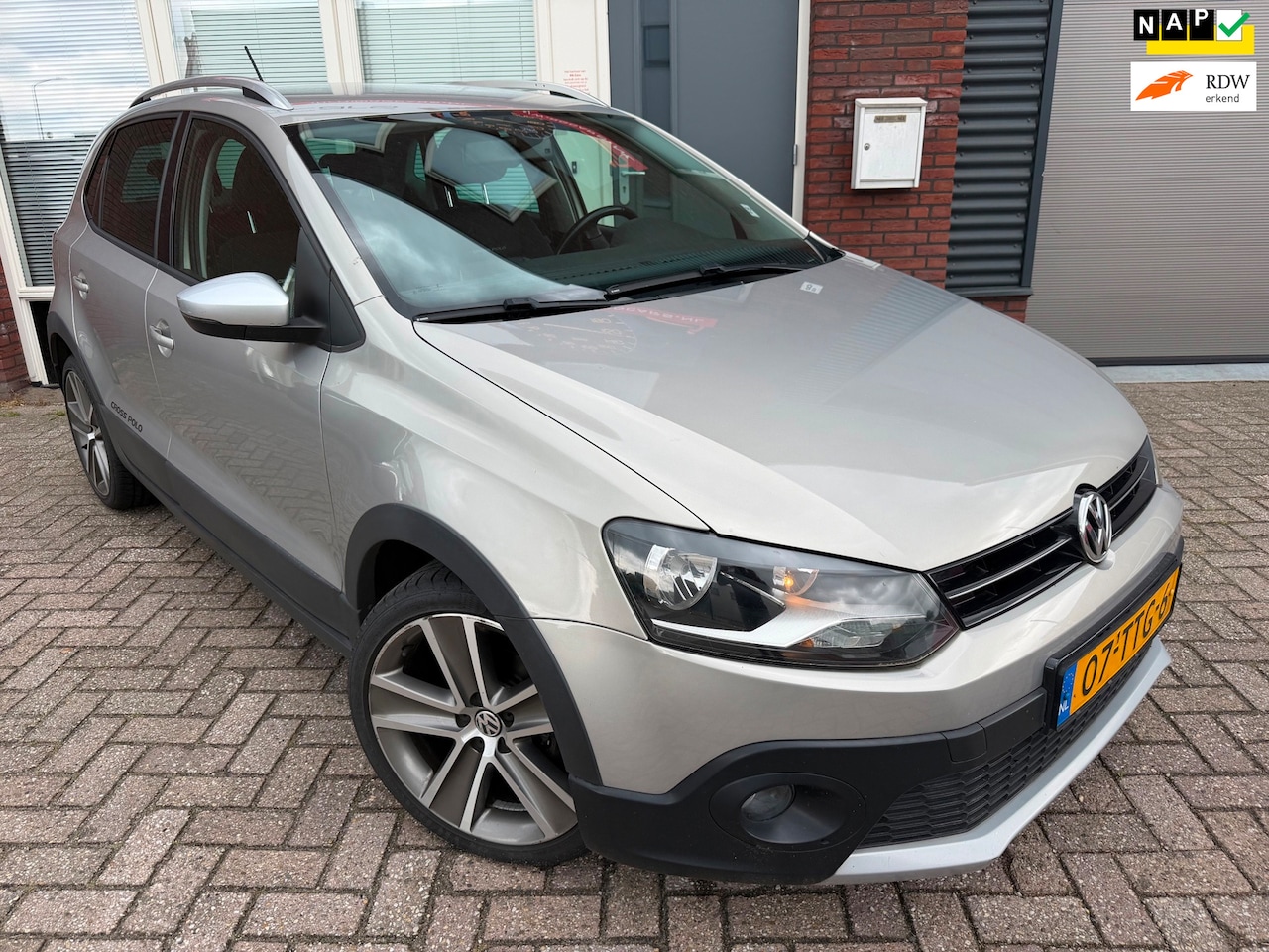 Volkswagen Polo - 1.2 TSI Cross / Clima / PDC / Cruise / LM / NAP - AutoWereld.nl