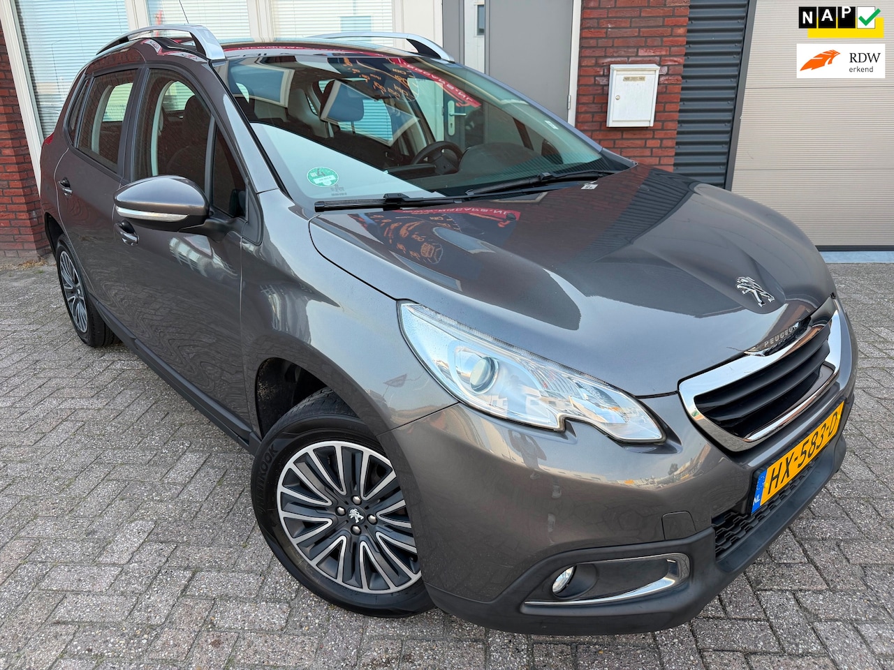 Peugeot 2008 - 1.2 PureTech Active / Riem vv / Navi / Airco / Cruise / NAP - AutoWereld.nl