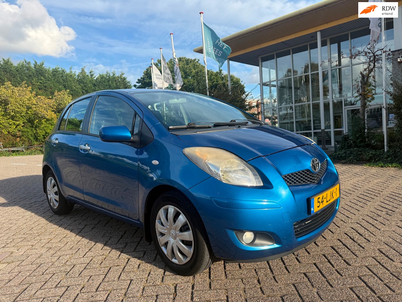 Toyota Yaris - 1.3 VVT-i Aspiration 1.3 VVTi Aspiration - AutoWereld.nl