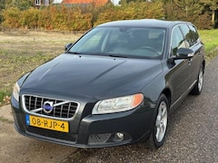 Volvo V70 - 1.6 T4 Momentum Automaat ECC Audio/CD Navigatie LMV 17" Leder ABS ESP Cruisecontrol PDC AS