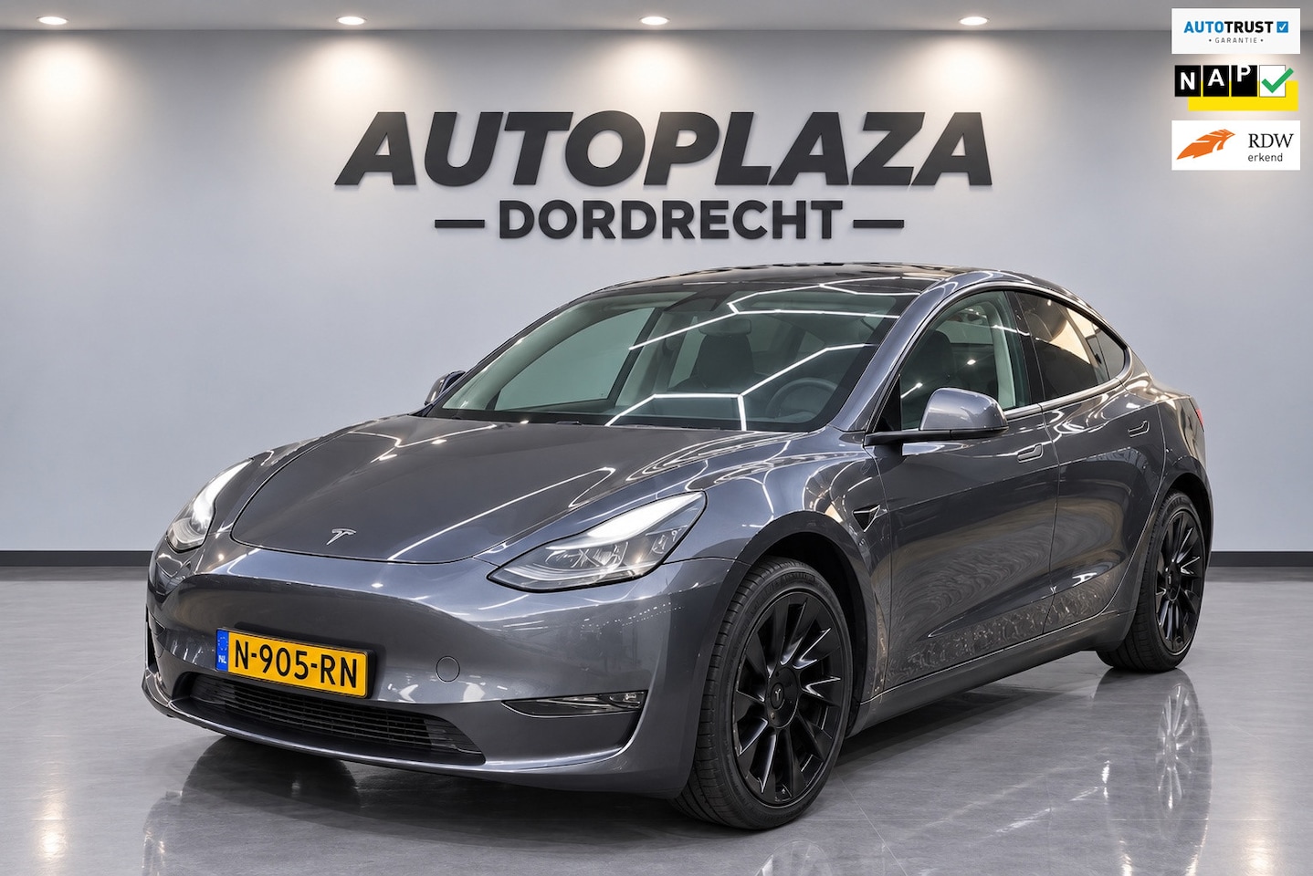 Tesla Model Y - Long Range AWD 75 kWh Long Range AWD 75 kWh - AutoWereld.nl