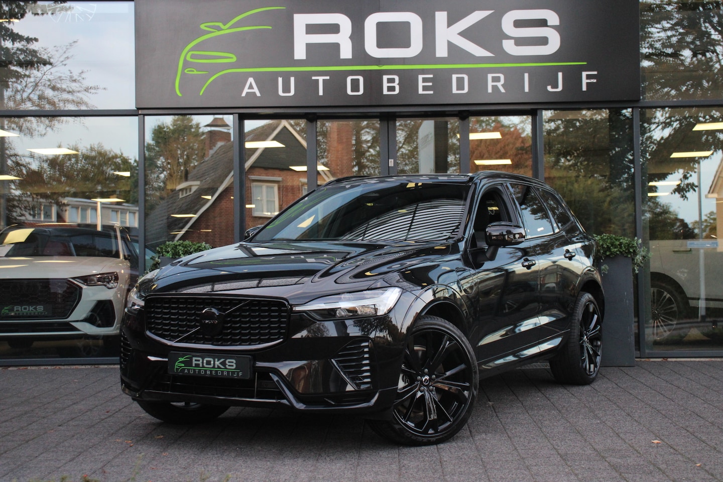 Volvo XC60 - 2.0 T6 Plug-in hybrid AWD Plus Dark Navi/Camera/Keyless/Memory/Panoramadak/Leder/20Inch - AutoWereld.nl
