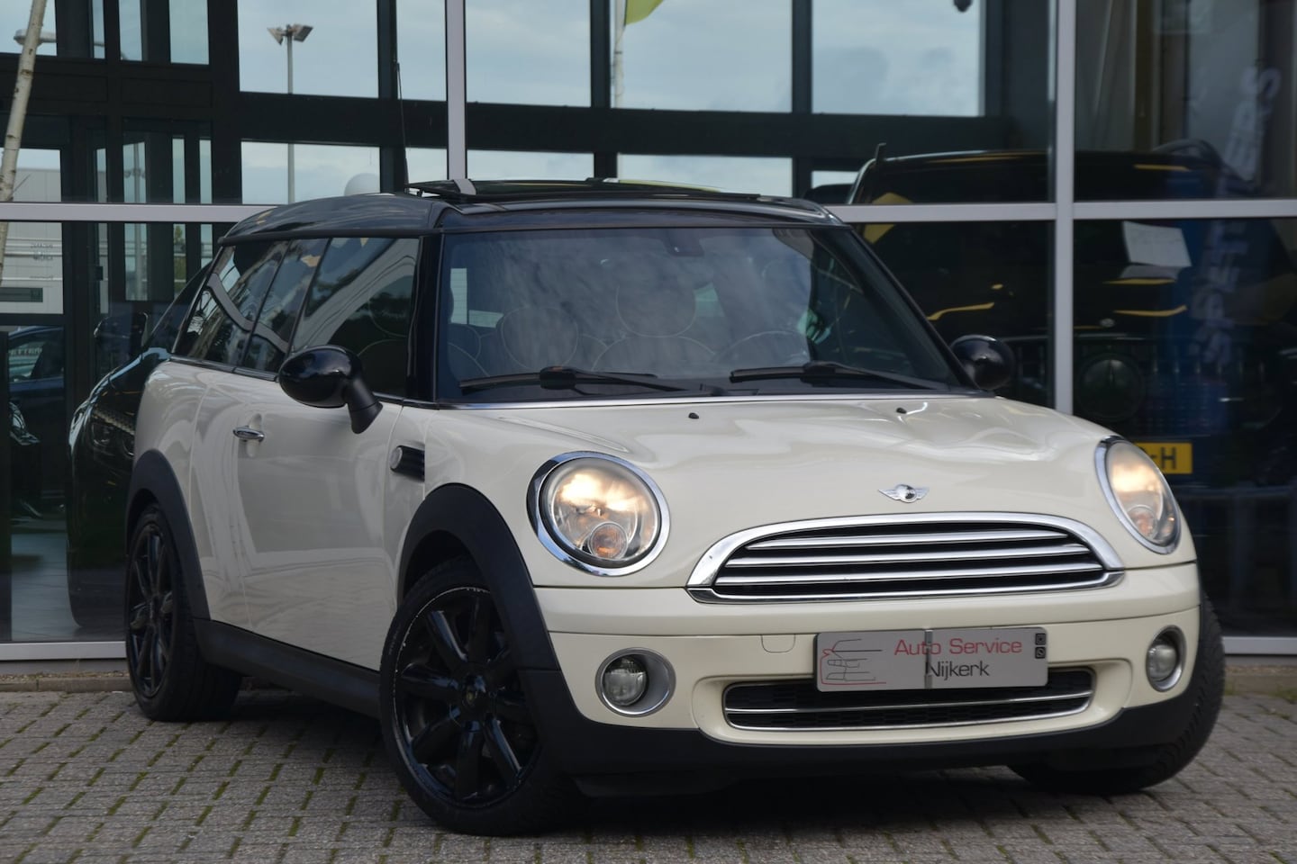 MINI Clubman - 1.6 Cooper Chili Airco Leder Panorama dak Stoelverwarming - AutoWereld.nl