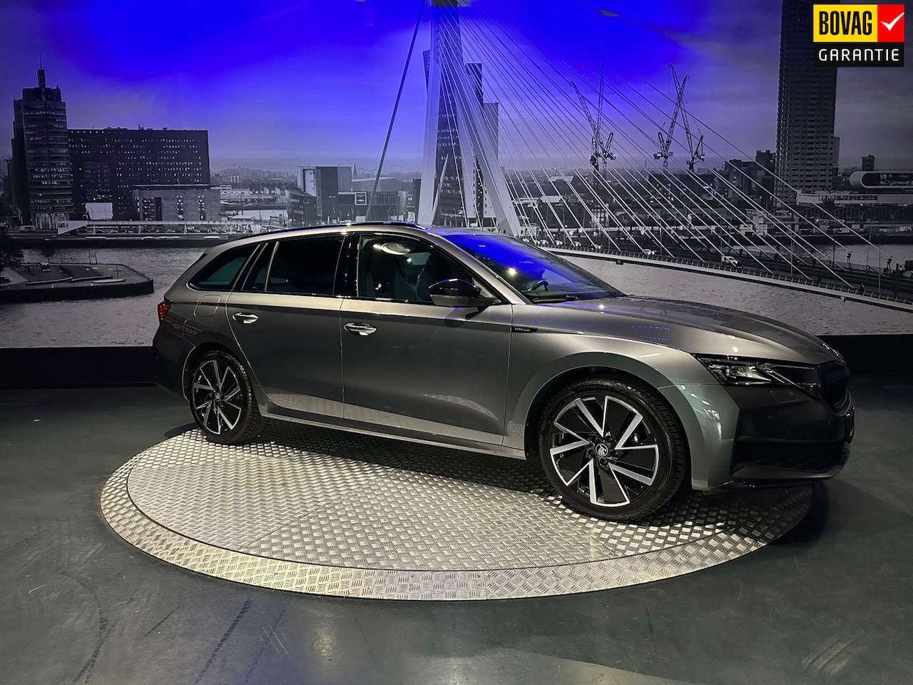 Skoda Octavia Combi - 1.5 TSI MHEV Sportline Tour*Pano*Keyless*360*Matrix*Headup*Trekhaak* - AutoWereld.nl