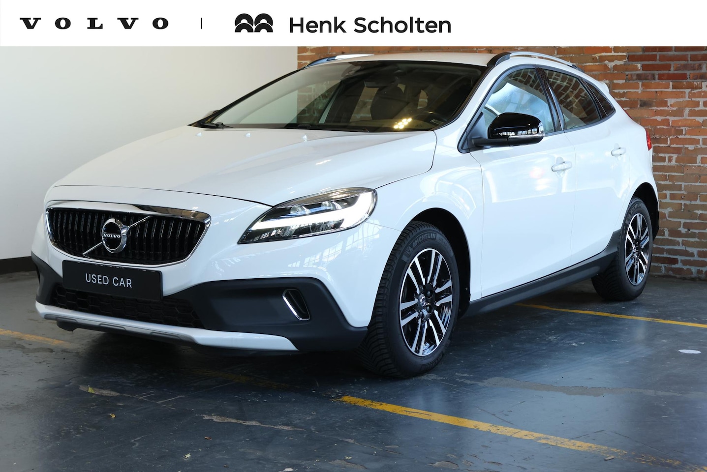 Volvo V40 Cross Country - T3 Automaat Edition+ | Afneembare trekhaak | Stoelverwarming | Navigatie | Volvo on Call | - AutoWereld.nl
