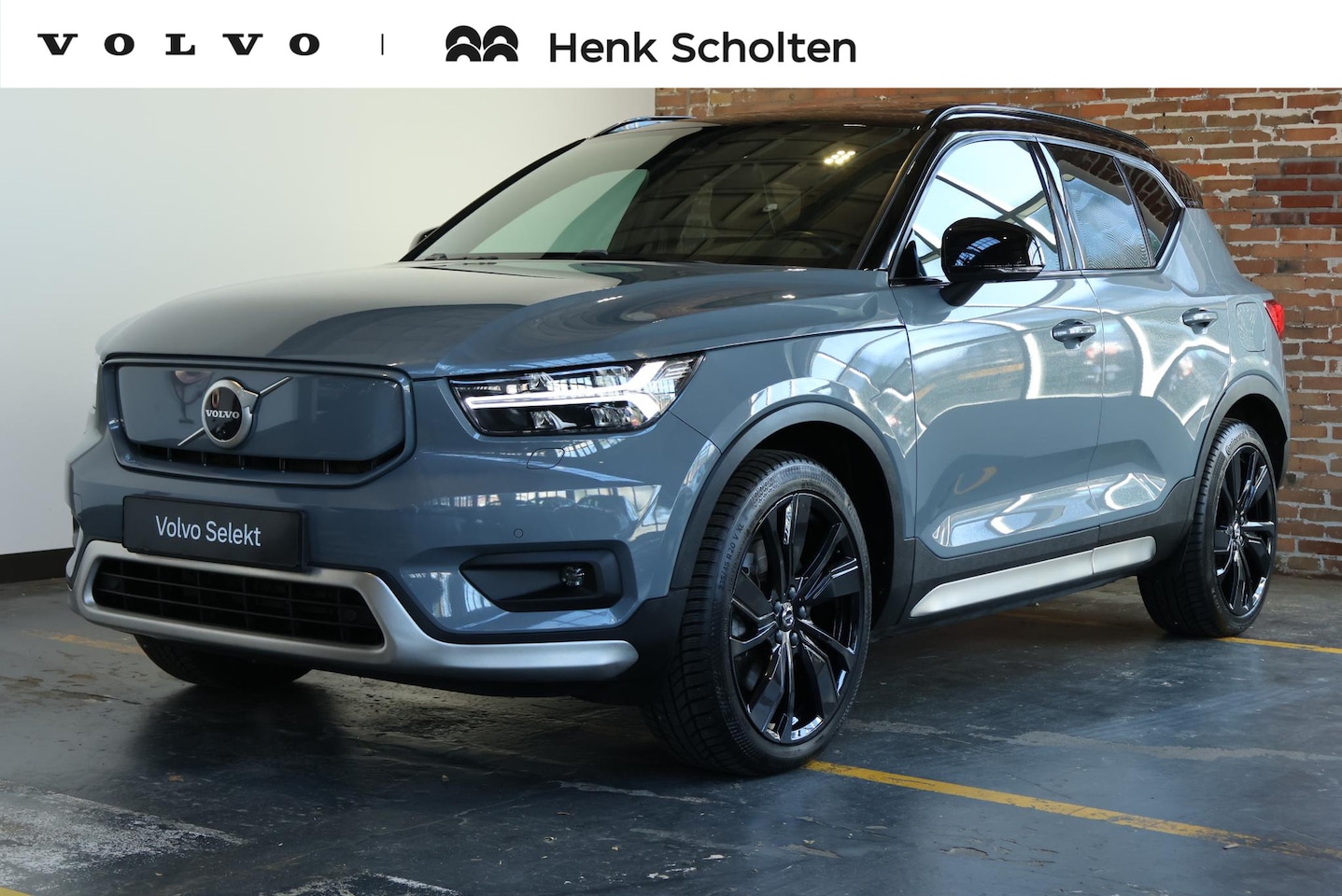 Volvo XC40 - Recharge P8 AWD R-Design | Panoramadak | Semi-Electrische Wegklapbare Trekhaak | Harman Ka - AutoWereld.nl