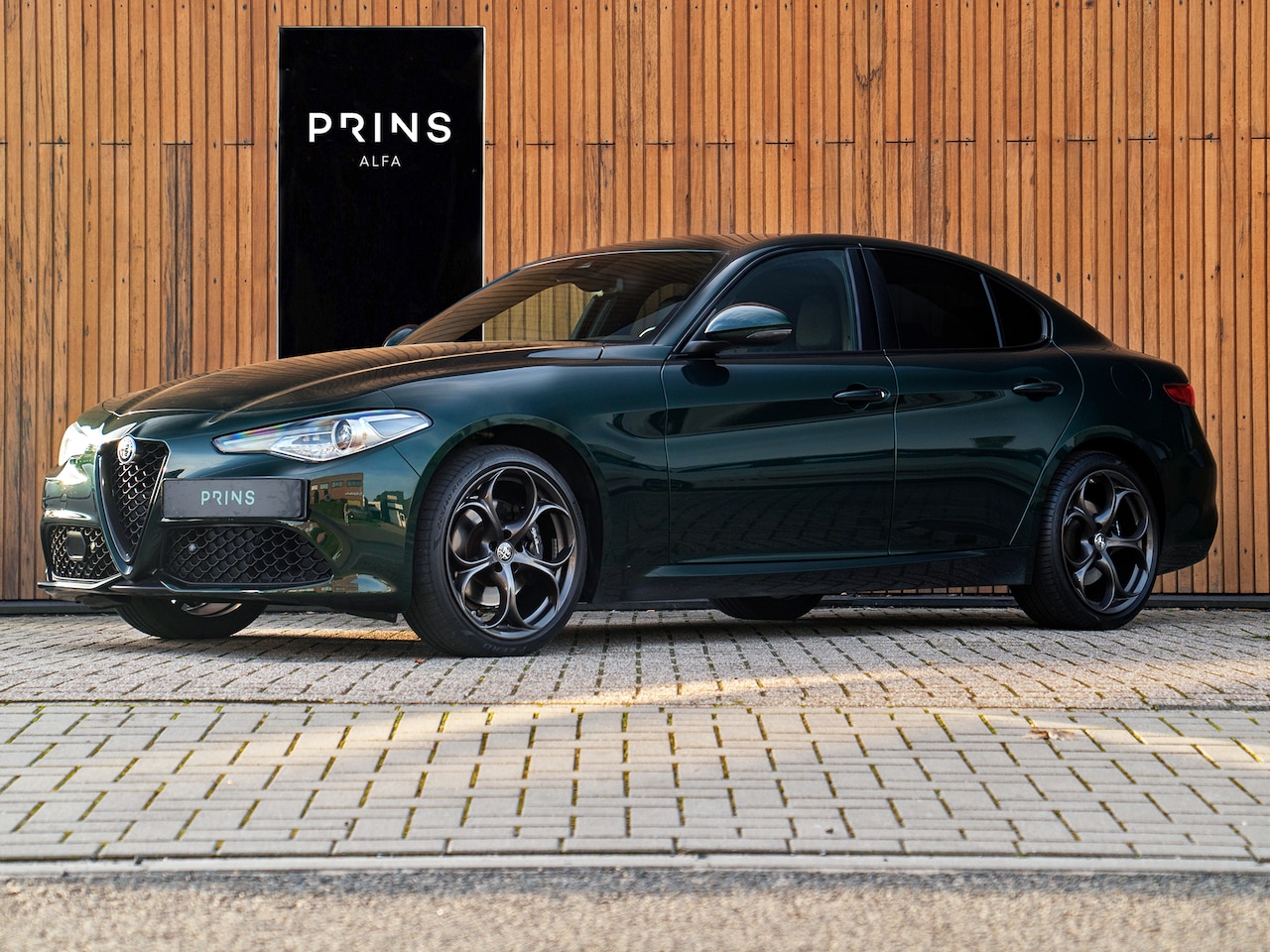Alfa Romeo Giulia - 2.0T Veloce AWD 280pk | Harman Kardon | Carplay | Camera - AutoWereld.nl