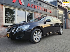 Volvo V60 - 1.6 T3 Kinetic Trekhaak Airco/Clima Cruise Control NAP Nette Auto