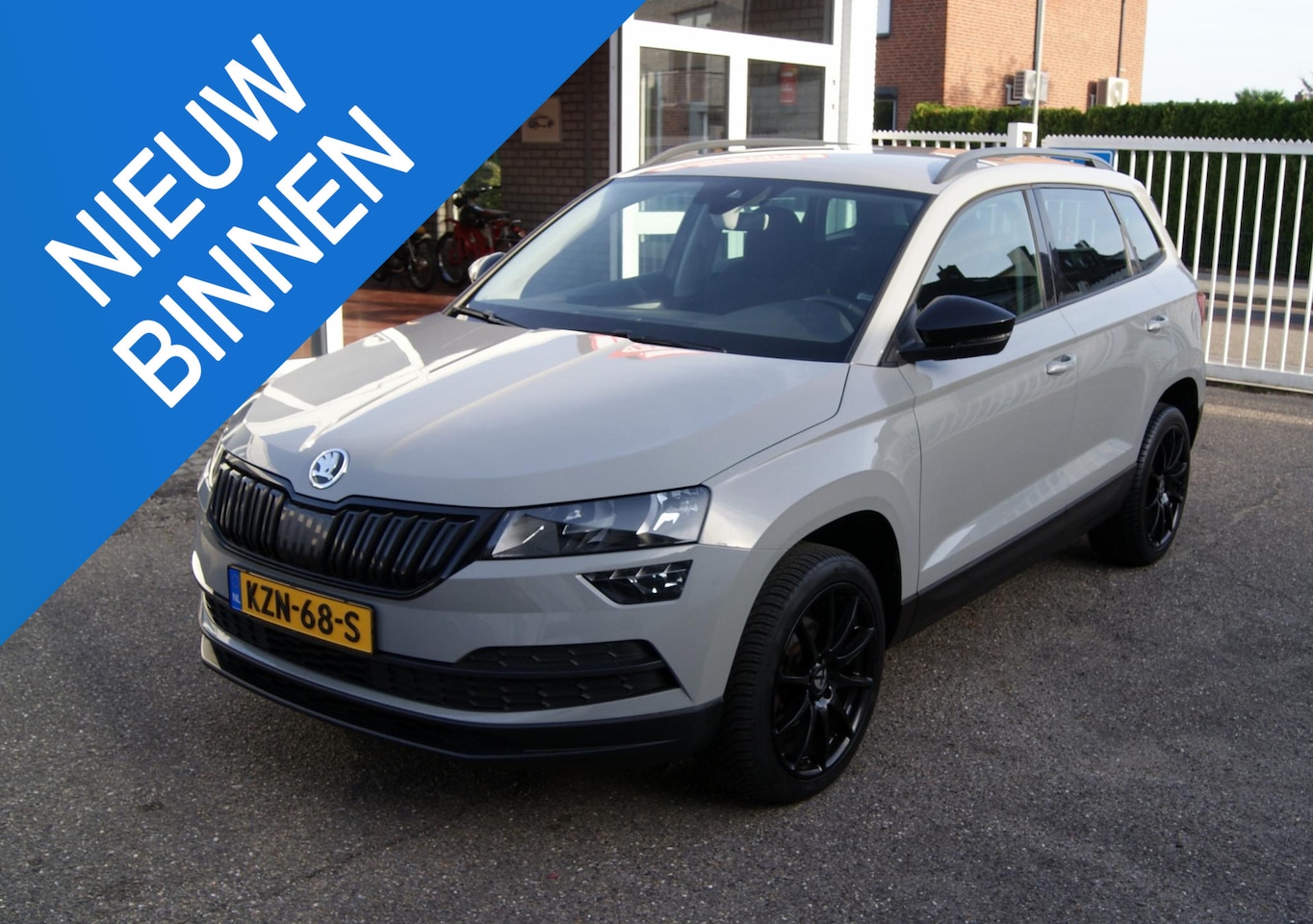 Skoda Karoq - 1.0 TSI Ambition Navi,Cruise,Pdc,Clima,RIJKLAARPRIJS!! - AutoWereld.nl
