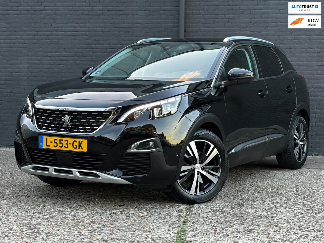 Peugeot 3008 - 1.2 PureTech GT Line TREKHAAK|CARPLAY|KEYLESS|CAMERA|LEDER|NAVI - AutoWereld.nl