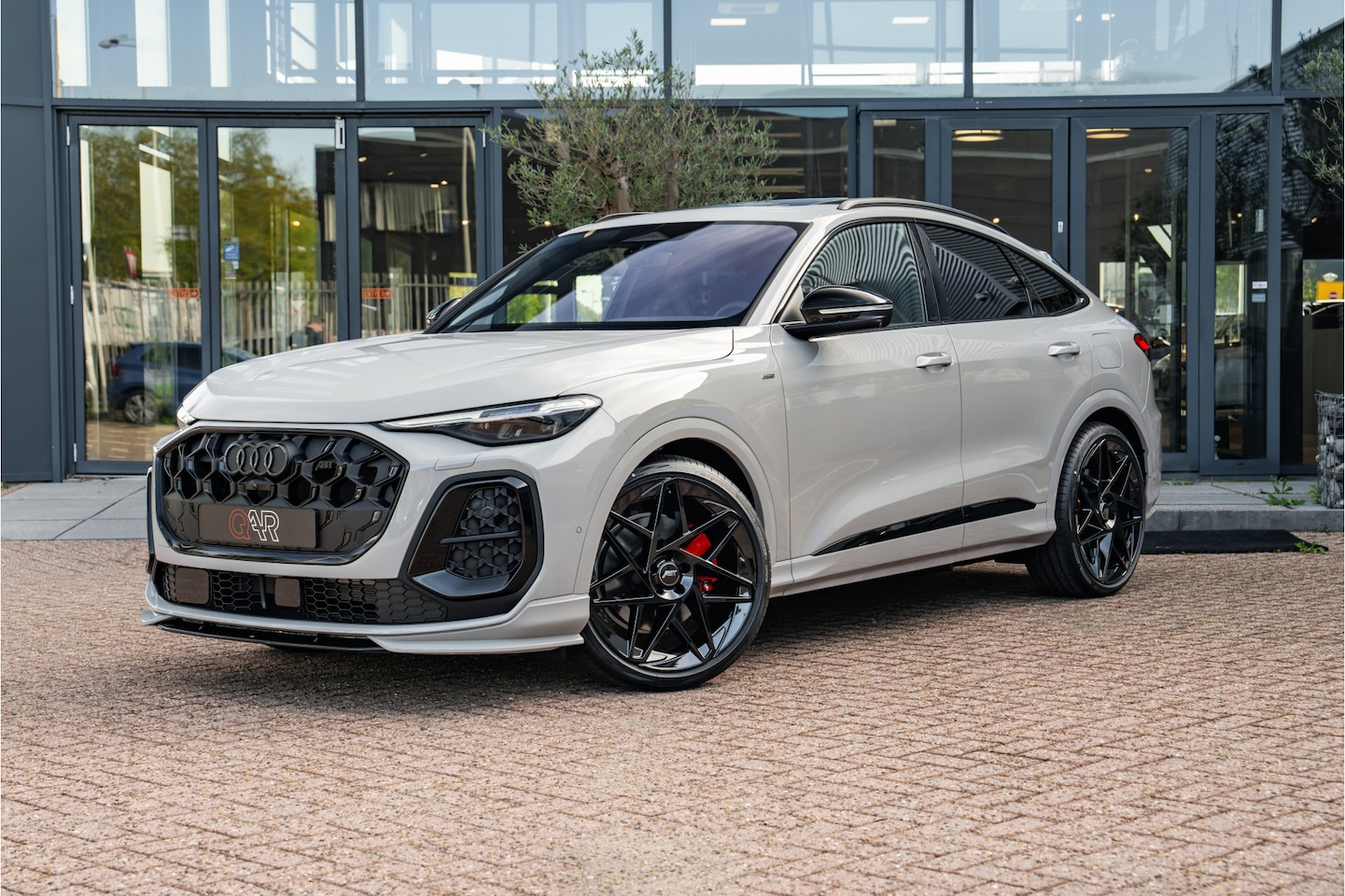 Audi Q5 Sportback - ABT Aero 2.0 e-hybrid 428pk quattro Competition | Panoramadak | Tech Pro | Carbon | B&O | - AutoWereld.nl