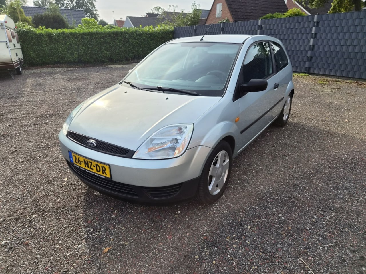 Ford Fiesta - 1.3 Centennial Airco + Nieuwe apk!! - AutoWereld.nl