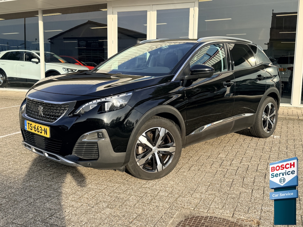 Peugeot 3008 - 1.2 PureTech Allure | LED | Keyless | Apple/Android | Elektr. Achterklep | PDC incl. Camer - AutoWereld.nl