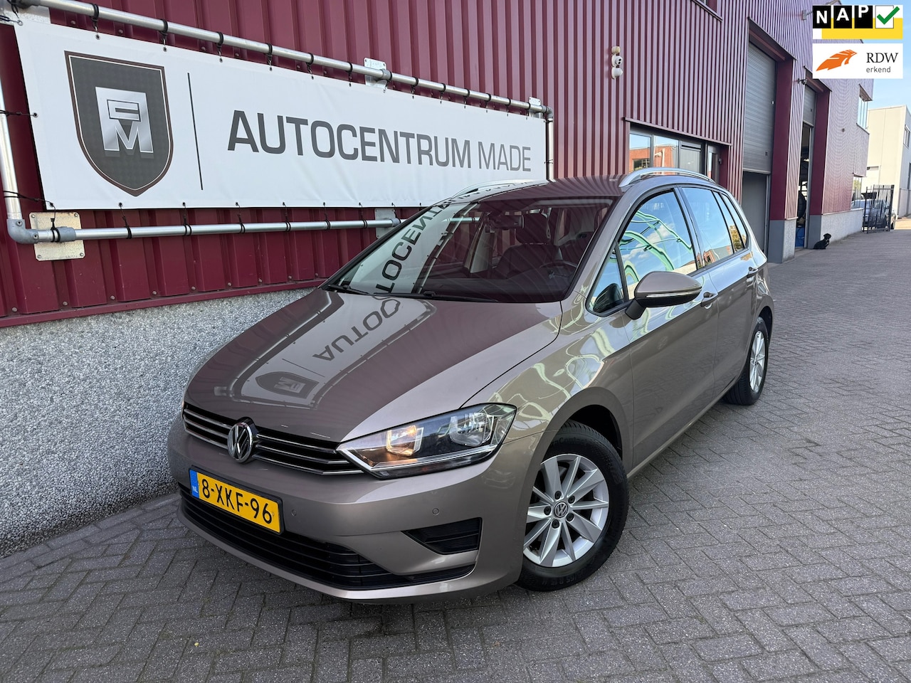 Volkswagen Golf Sportsvan - 1.2 TSI Comfortline // Automaat // Leer // Navi // PDC // 114DKM NAP - AutoWereld.nl
