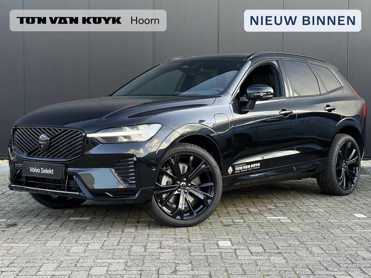 Volvo XC60 - 2.0 T6 Plug-in hybrid AWD Plus Black Edition panoramadak/ 360 camera/ 21 inch / head-up di - AutoWereld.nl