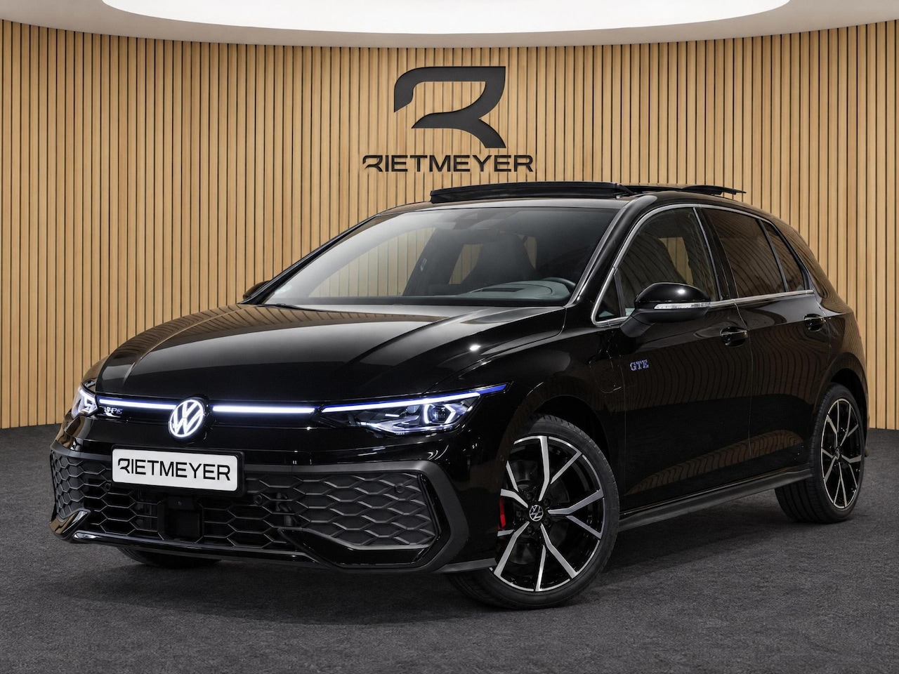 Volkswagen Golf - 1.5 eHybrid GTE |Pano |Head-up |IQ LED |Trekhaak |ACC - AutoWereld.nl