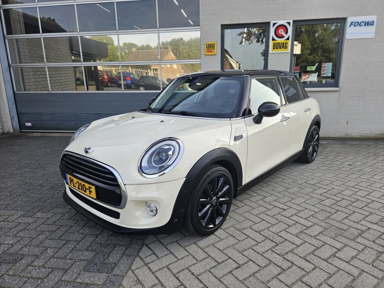 MINI Cooper - 1.5 Serious Business 5-drs - AutoWereld.nl