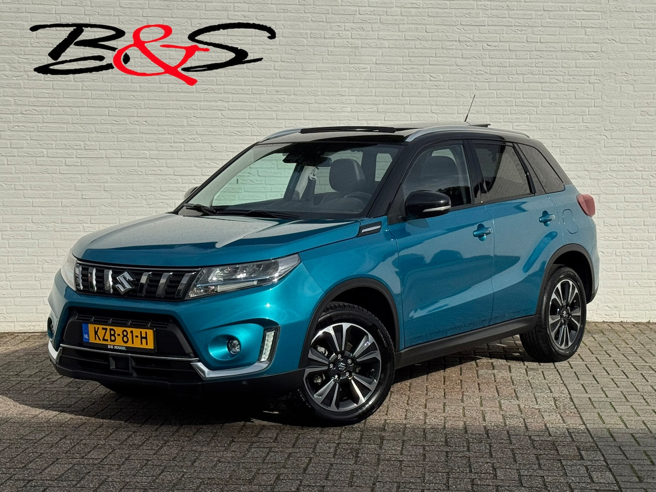 Suzuki Vitara - 1.5 Hybrid Style Rhino Edition Automaat Pano Camera Adaptive Cruise Stoelverw - AutoWereld.nl