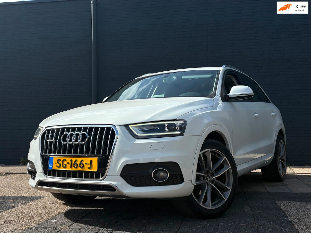 Audi Q3 - 2.0 TFSI Quattro Automaat | Pano | Stoelverwarming - AutoWereld.nl