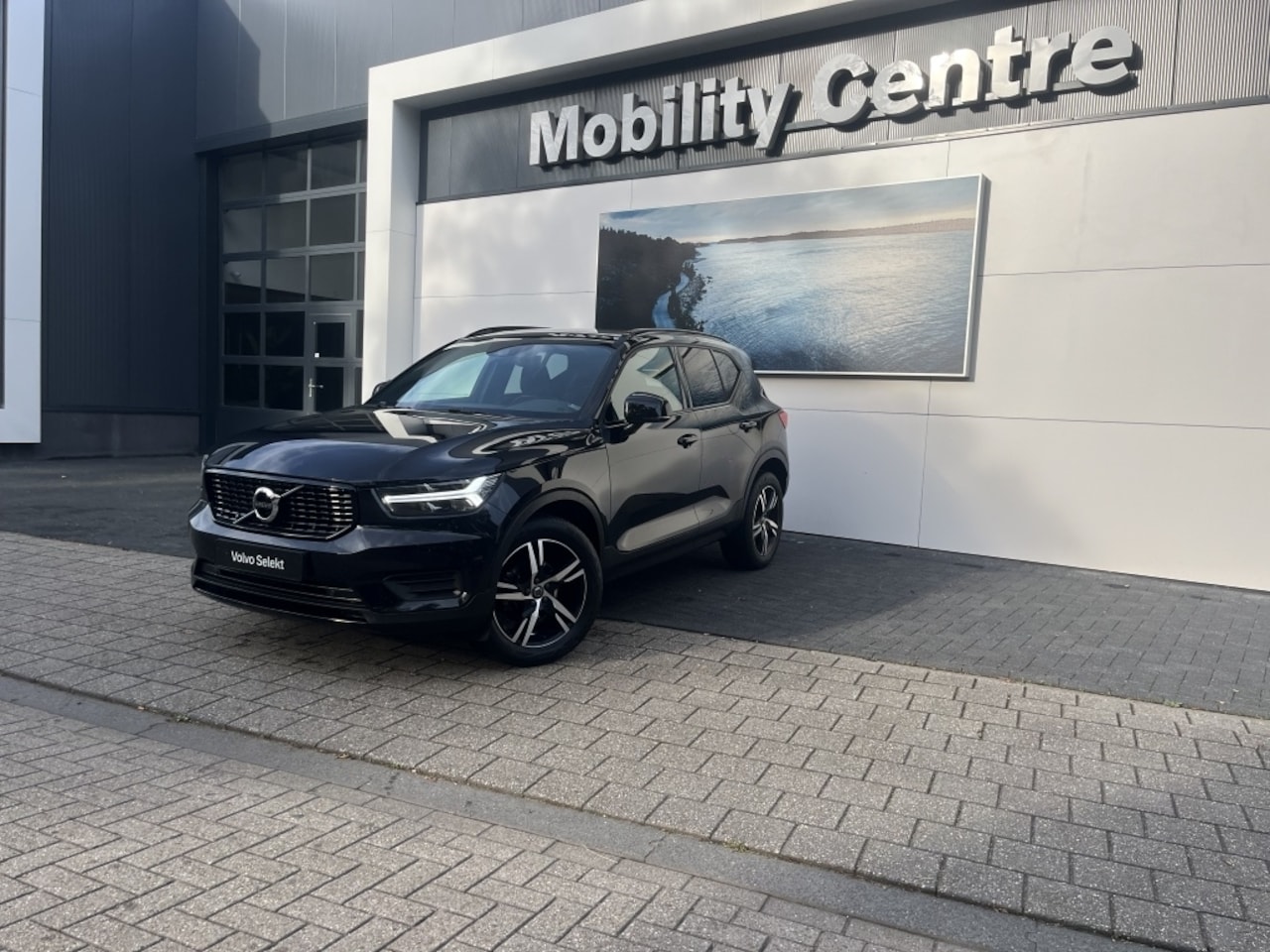 Volvo XC40 - T3 Momentum Business | Achteruitrijcamera | Schuif-\kanteldak - AutoWereld.nl