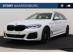 BMW 5-serie Touring - 530e xDrive High Executive M Sport Automaat / Sportstoelen / Trekhaak / Achteruitrijcamera