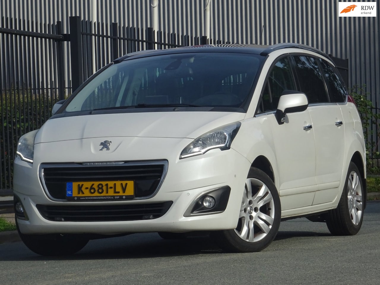 Peugeot 5008 - 1.6 THP Allure 7P. AUTOMAAT PANORAMA/LEER/NAVI - AutoWereld.nl