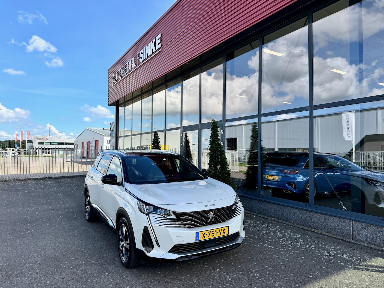 Peugeot 5008 - 1.2 Hybrid 136 GT 7-ZITS NAVI ECC CRUISE 60MND GAR - AutoWereld.nl