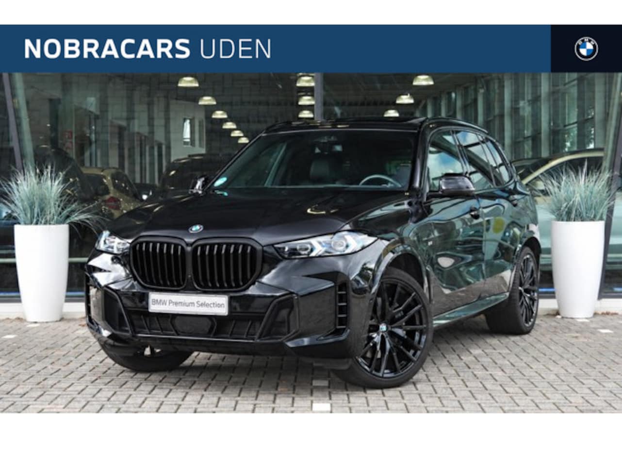 BMW X5 - xDrive50e M Sport Automaat / Panoramadak / Sportstoelen / Adaptieve LED / Soft-Close / Par - AutoWereld.nl