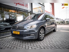 Volkswagen Touran - 1.5 TSI Highline 7p | Autom. | PDC | Cruise | Trekhaak | LMV | Climate |