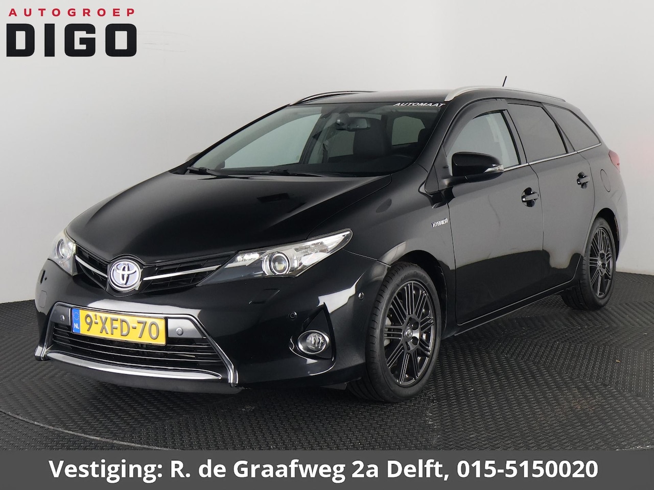 Toyota Auris Touring Sports - 1.8 Hybrid Lease | Leder | Stoelverwarming | Parkeersensoren | Navigatie | Panoramadak | - AutoWereld.nl