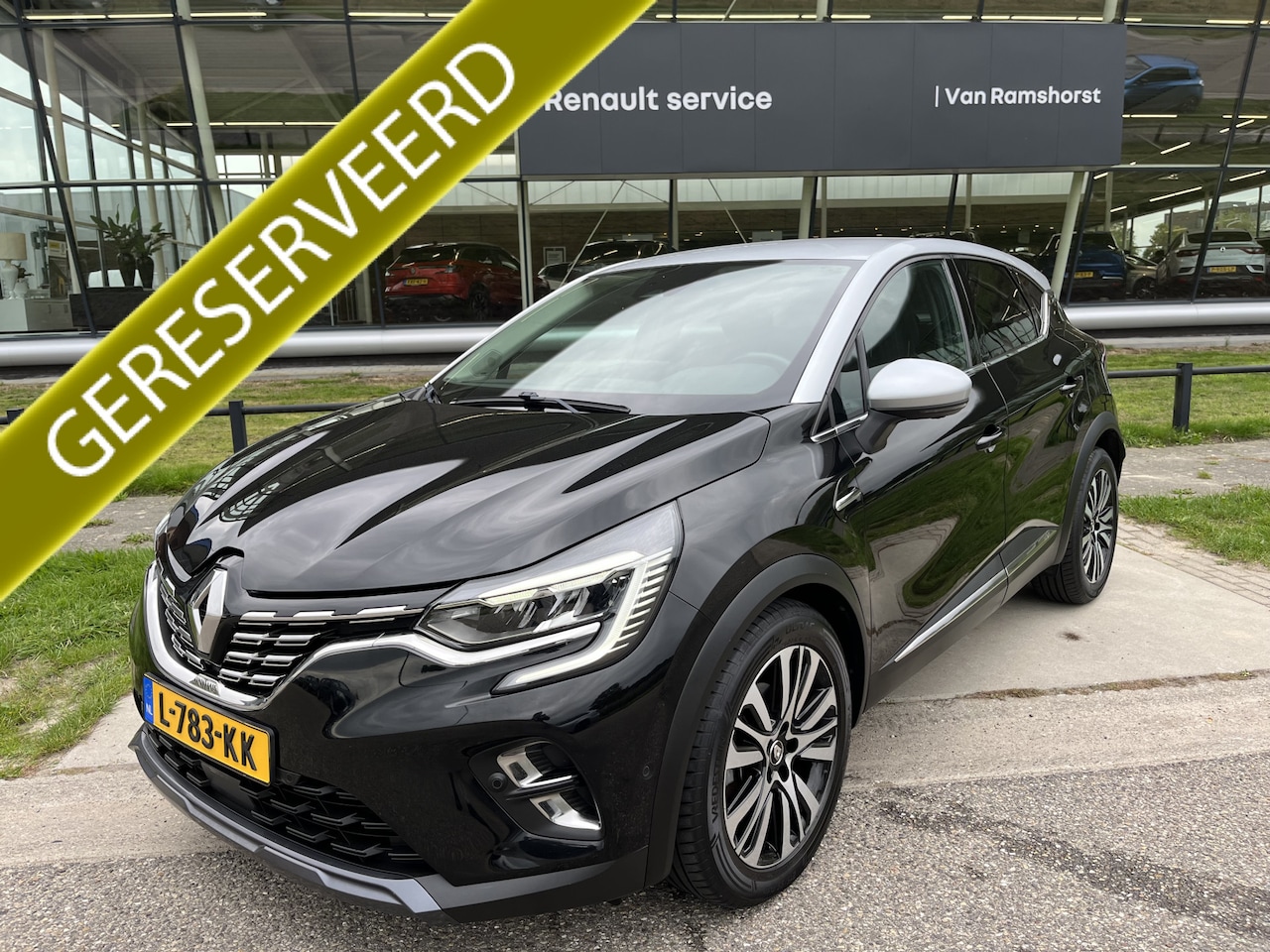 Renault Captur - 1.6 E-Tech Plug-in Hybrid 160PK Initiale Paris / Trekhaak / 360 Camera / Stoeverw. / Elek - AutoWereld.nl