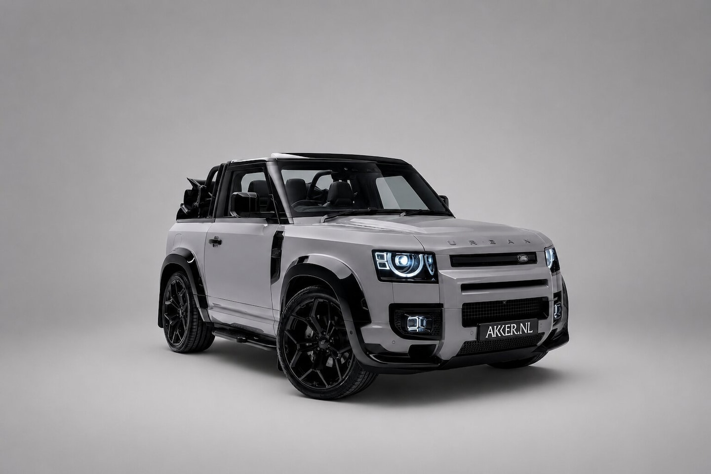 Land Rover Defender 90 - LANDROVER P400 3.0-V6 URBAN Convertible | Full Custom | Porsche Paint - AutoWereld.nl