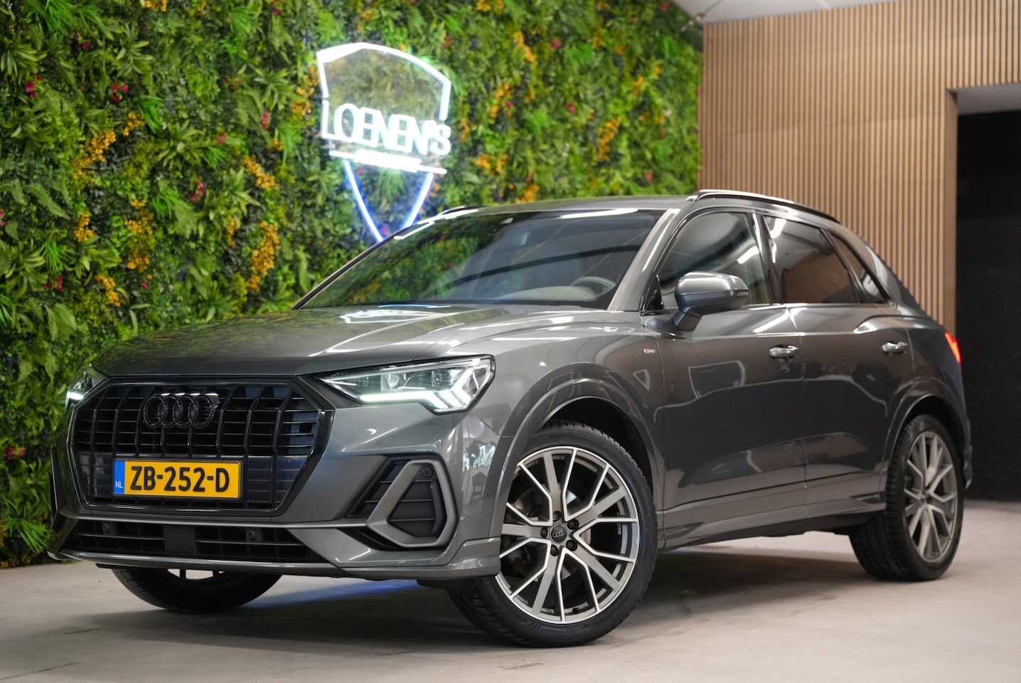 Audi Q3 - 35 TFSI S Line / Trekhaak / CarPlay / Dealer - AutoWereld.nl