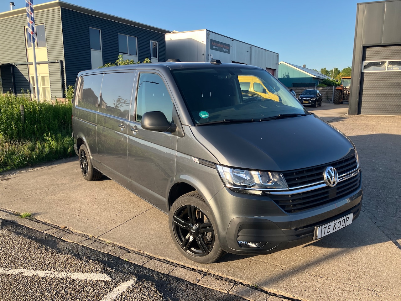 Volkswagen Transporter - 2.0 TDI L2H1 28 150 pk - AutoWereld.nl