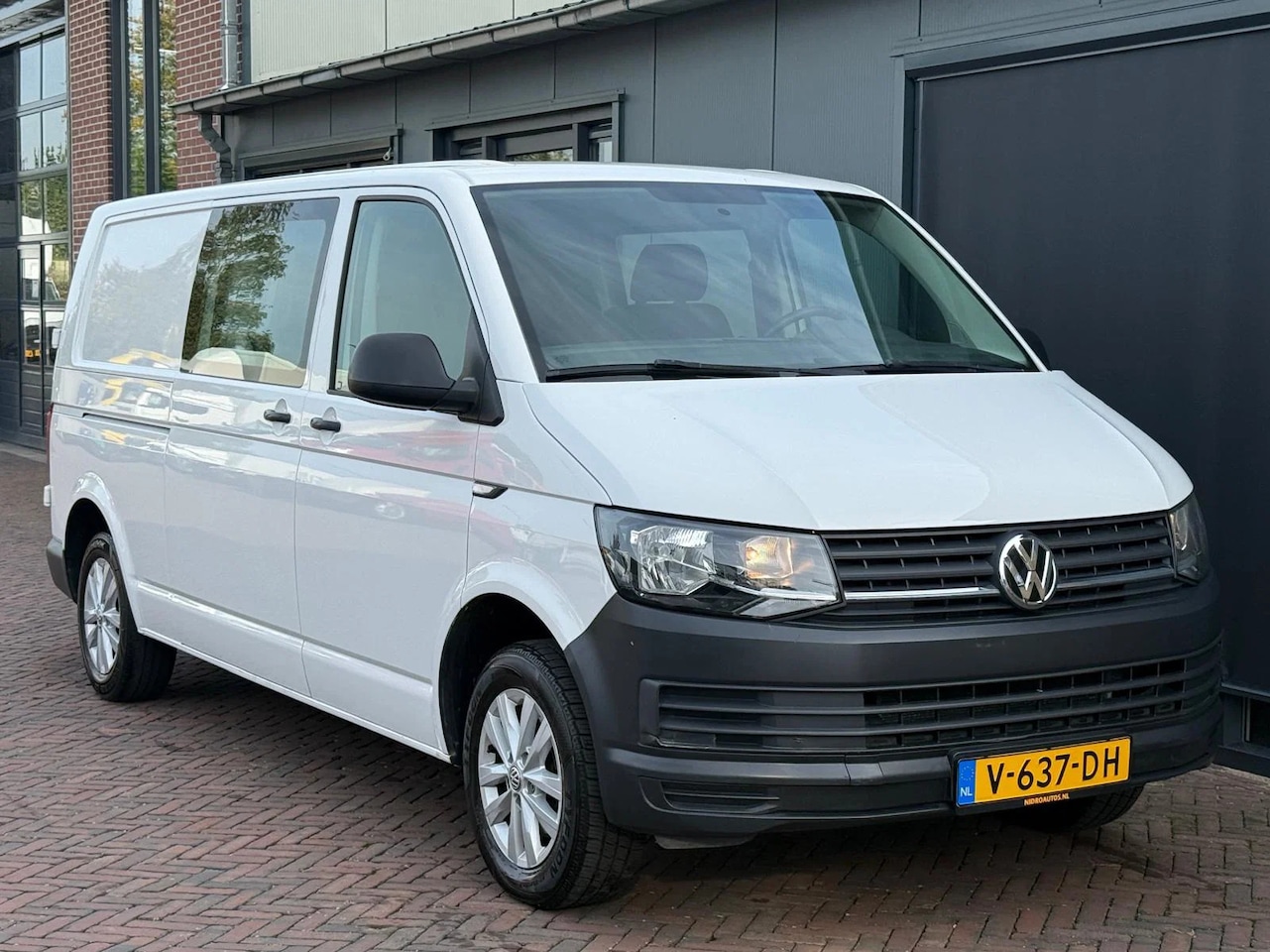 Volkswagen Transporter - 2.0 TDI L2H1 Airco Dubbel Cabine 102PK Trekhaak 1e Eigenaar NAP - AutoWereld.nl