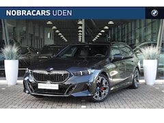 BMW i5 Touring - eDrive40 M Sport / Panoramadak / Trekhaak / Comfortstoelen / Adaptieve LED / Parking Assis