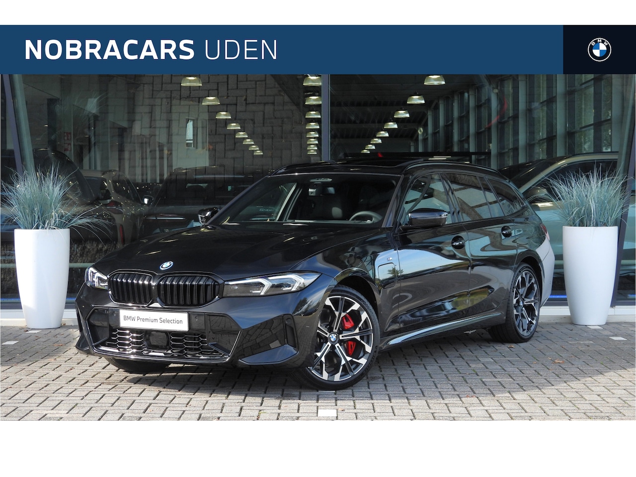 BMW 3-serie Touring - 330e M Sport Automaat / Panoramadak / Sportstoelen / Comfort Access / Parking Assistant Pl - AutoWereld.nl