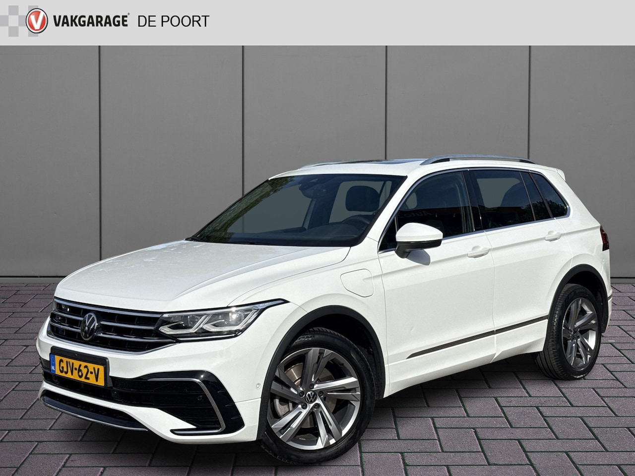 Volkswagen Tiguan - 1.4 TSI eHybrid R-Line Business | Vol opties | BTW | Pano | Leder | Elek stoelen - AutoWereld.nl