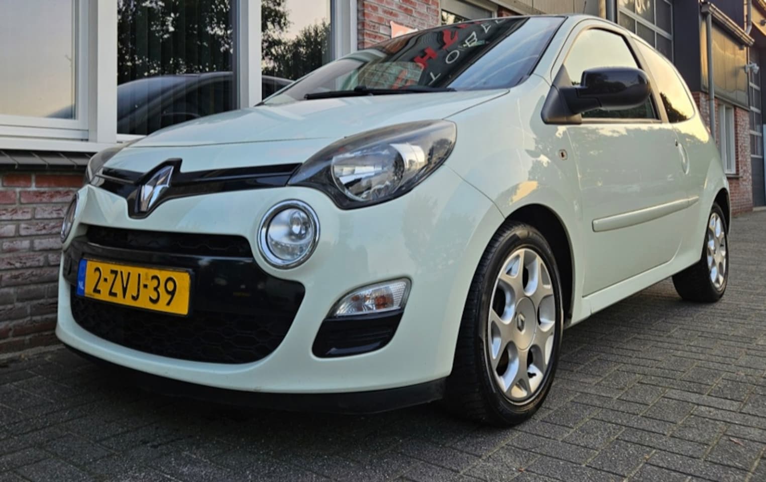 Renault Twingo - 1.2 16V Pano Dynamique BT Clima Cruise - AutoWereld.nl