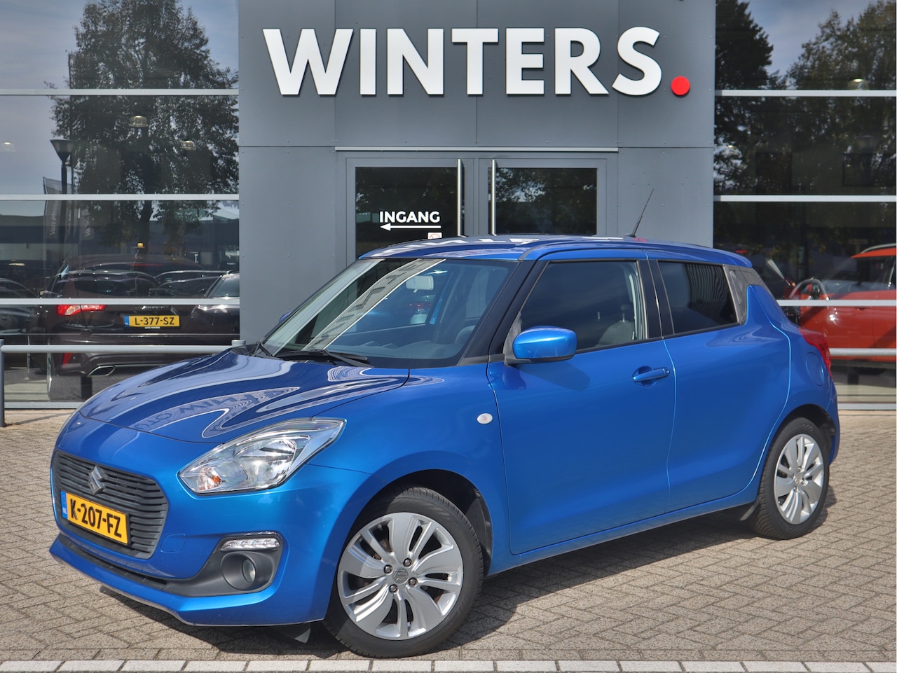 Suzuki Swift - 1.2 Select | Camera | Stoelverwarming | Apple Carplay | All-Season banden - AutoWereld.nl
