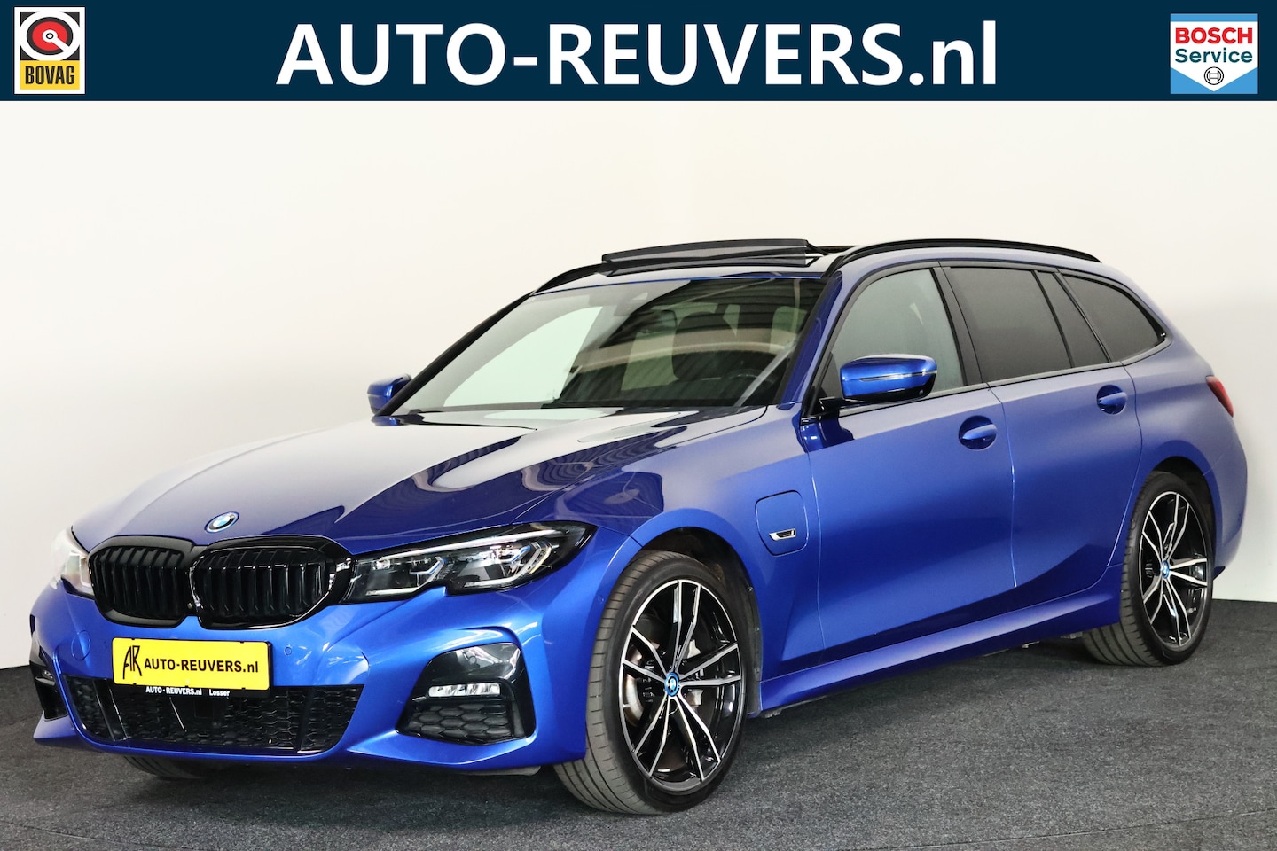 BMW 3-serie Touring - 330e xDrive M-Sport / Opendak / HUD / ACC / Trekhaak / 360 cam - AutoWereld.nl